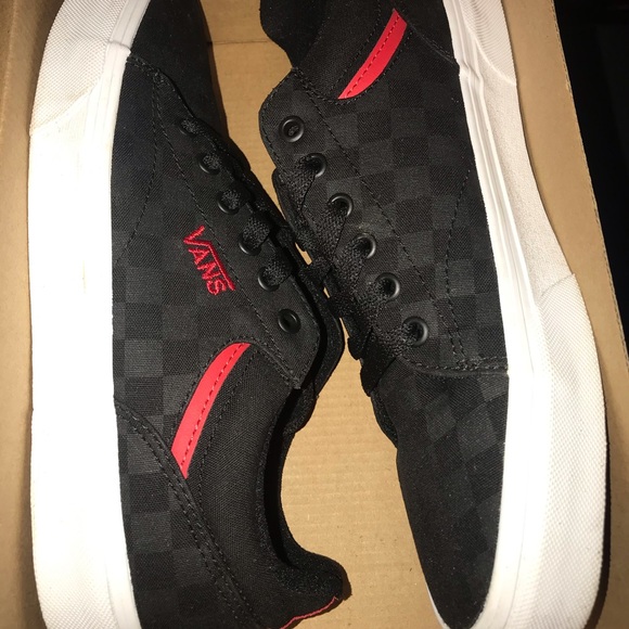 New in the box Vans - Picture 2 of 6